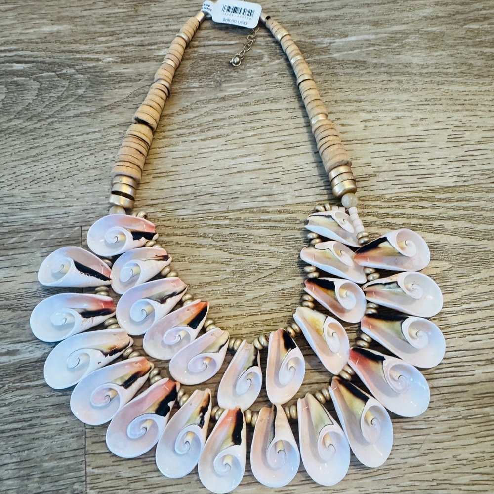 NWT Free People Shell Necklace